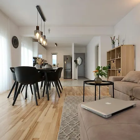 Tia Holiday home