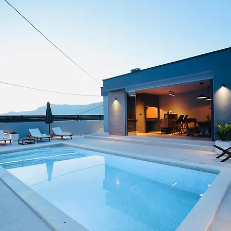 Tia Tatil Evi *